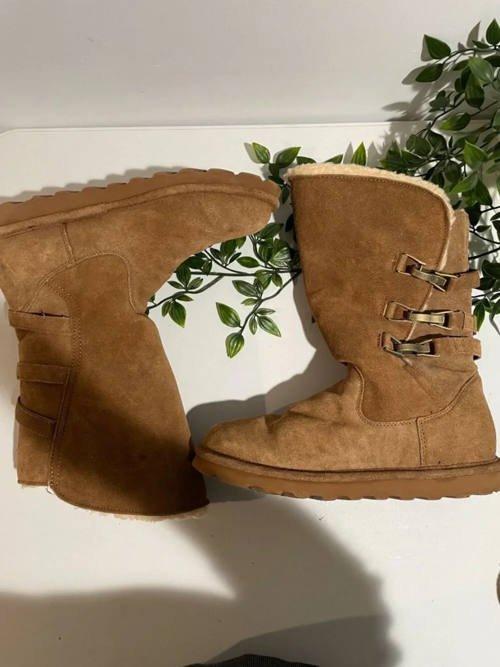 Bearpaw Womens Suede Shearling-Lined Boots With Metal Buckles Size10Chestnut